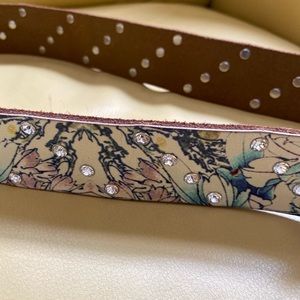 Floral patterned belt with stone  embellishments